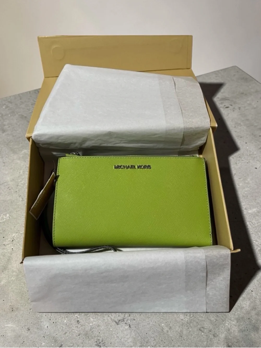 Michael - Michael Kors LEATHER LARGE DOUBLE ZIP WRISTLET LIME Full Inclusion